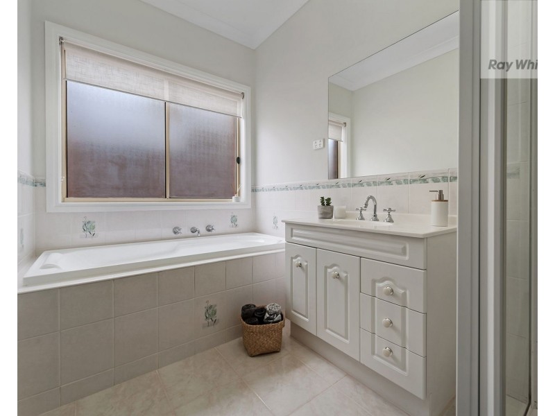 7 Bowman Glen, Craigieburn VIC 3064