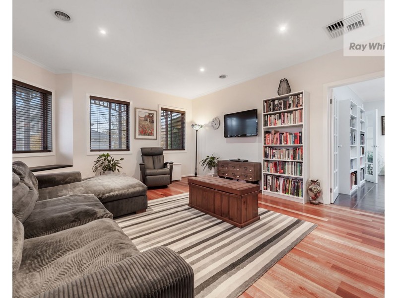 16 Burniston Avenue, Craigieburn VIC 3064