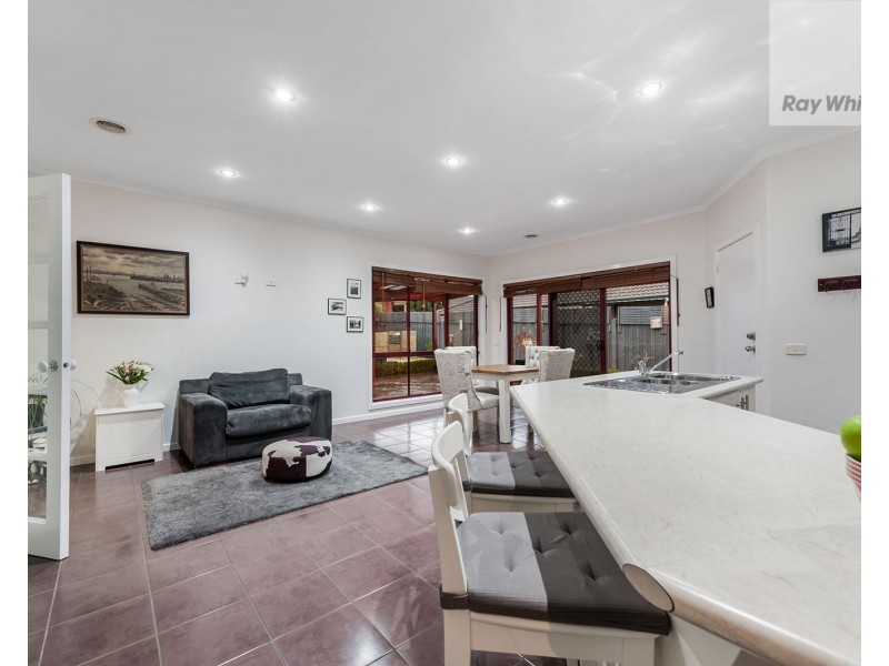 16 Burniston Avenue, Craigieburn VIC 3064