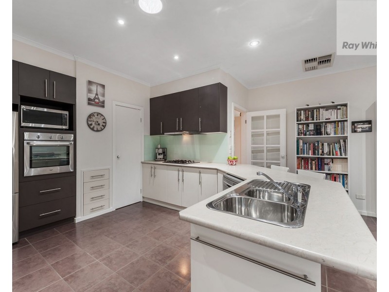 16 Burniston Avenue, Craigieburn VIC 3064