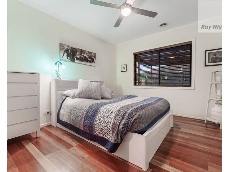 16 Burniston Avenue, Craigieburn VIC 3064