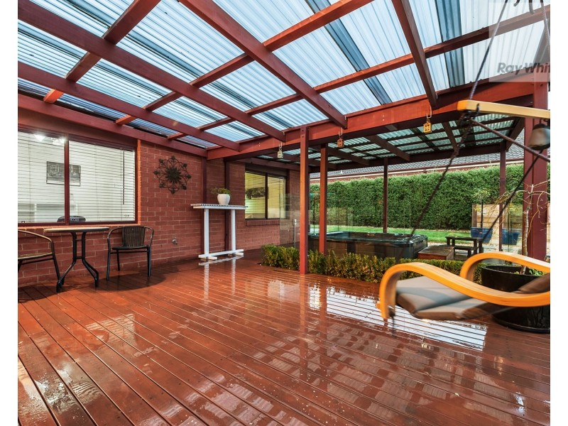 16 Burniston Avenue, Craigieburn VIC 3064