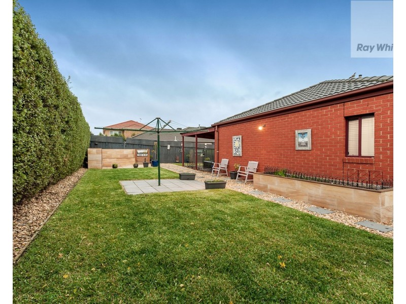 16 Burniston Avenue, Craigieburn VIC 3064