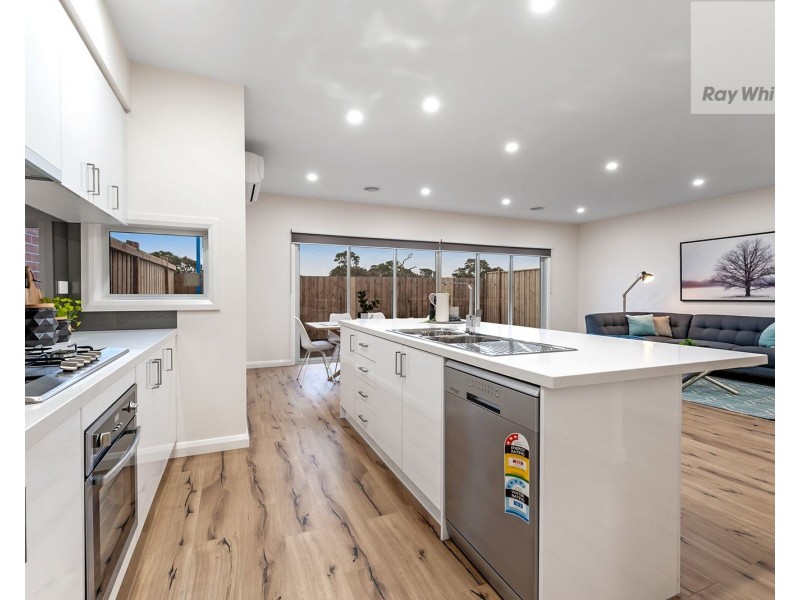 8 Pasture Drive, Mickleham VIC 3064