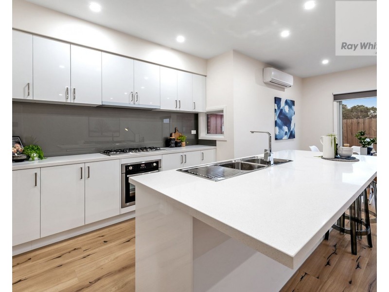 8 Pasture Drive, Mickleham VIC 3064