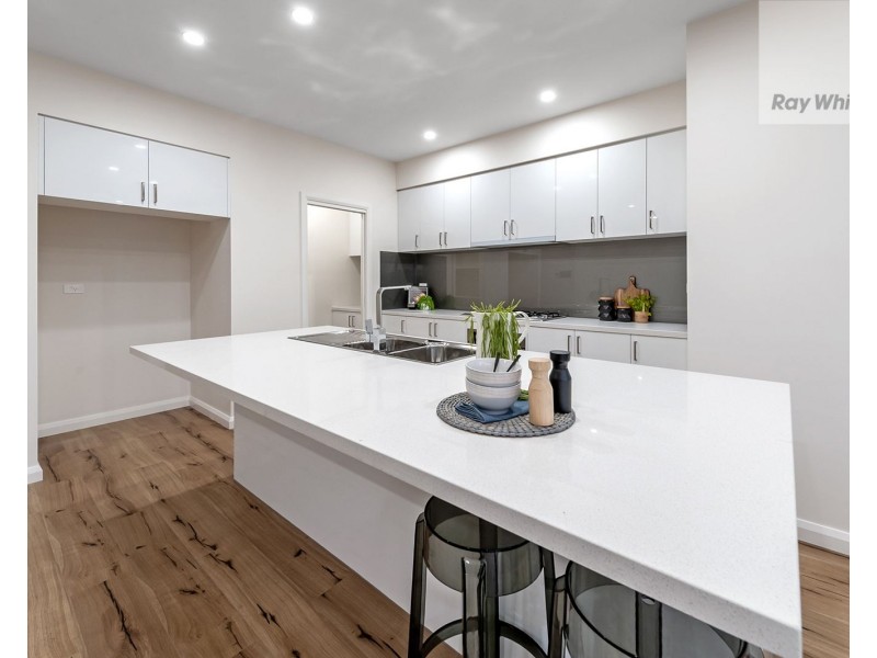 8 Pasture Drive, Mickleham VIC 3064