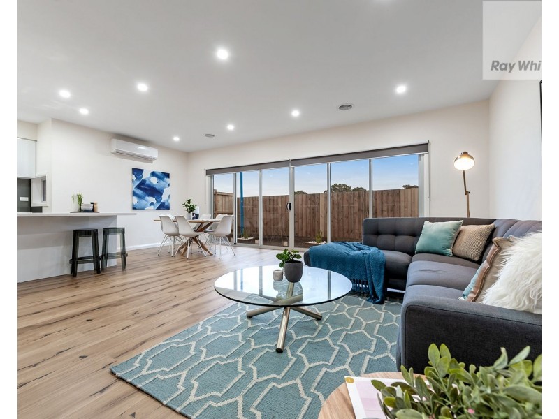 8 Pasture Drive, Mickleham VIC 3064