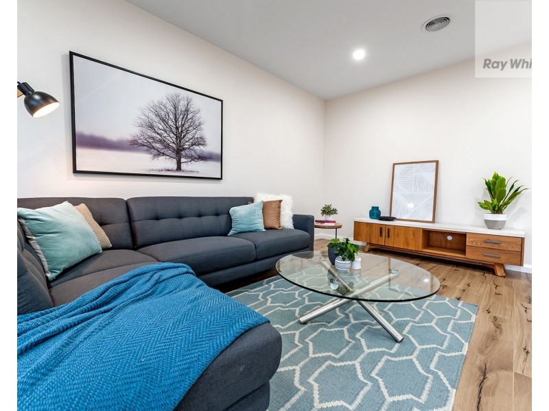 8 Pasture Drive, Mickleham VIC 3064