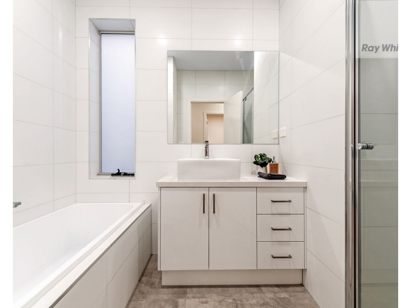 8 Pasture Drive, Mickleham VIC 3064