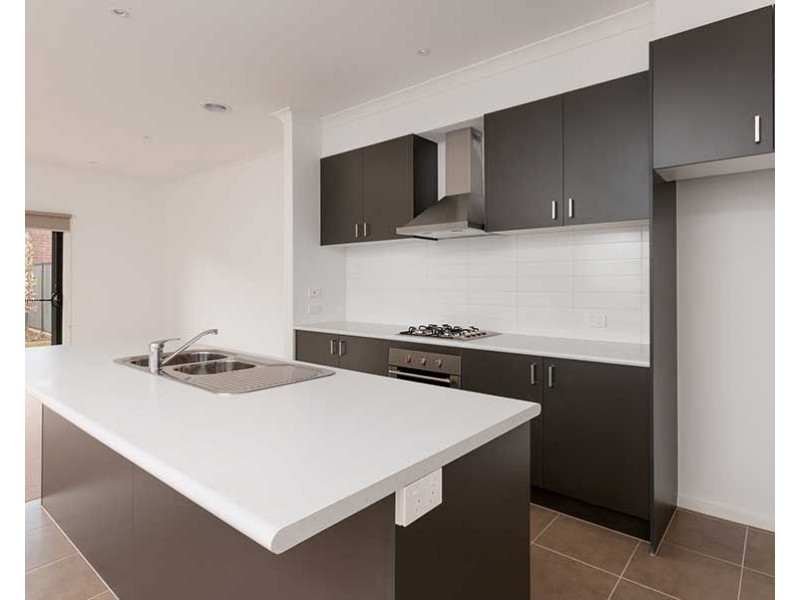 18/38 Mallard Circuit, Craigieburn VIC 3064