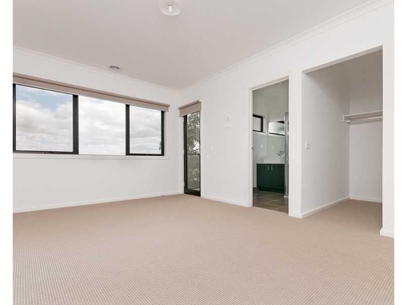 18/38 Mallard Circuit, Craigieburn VIC 3064