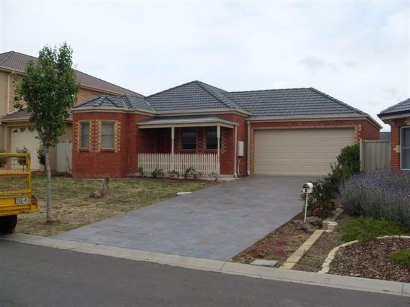 5 Deauville Green, Craigieburn VIC 3064
