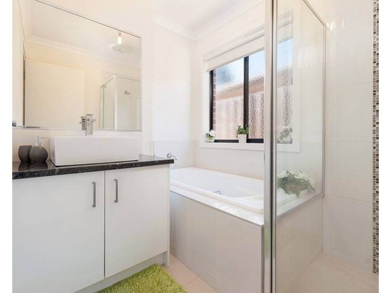 41 Axminster Drive, Craigieburn VIC 3064