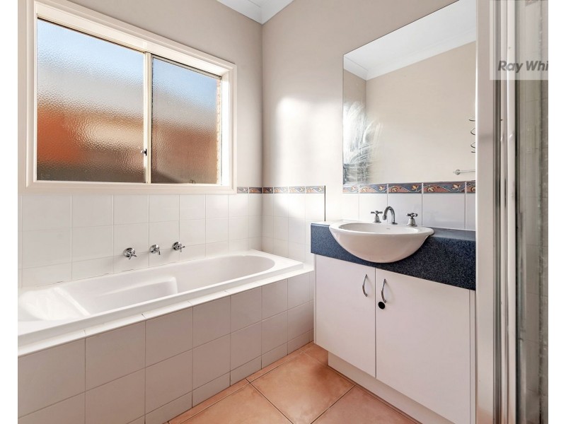 5 Ballarat Court, Craigieburn VIC 3064
