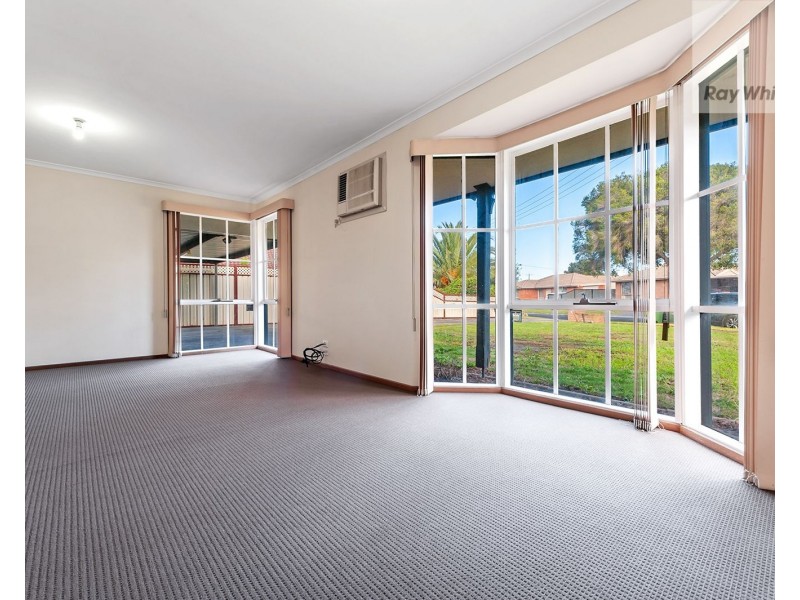 8 Tenby Court, Craigieburn VIC 3064