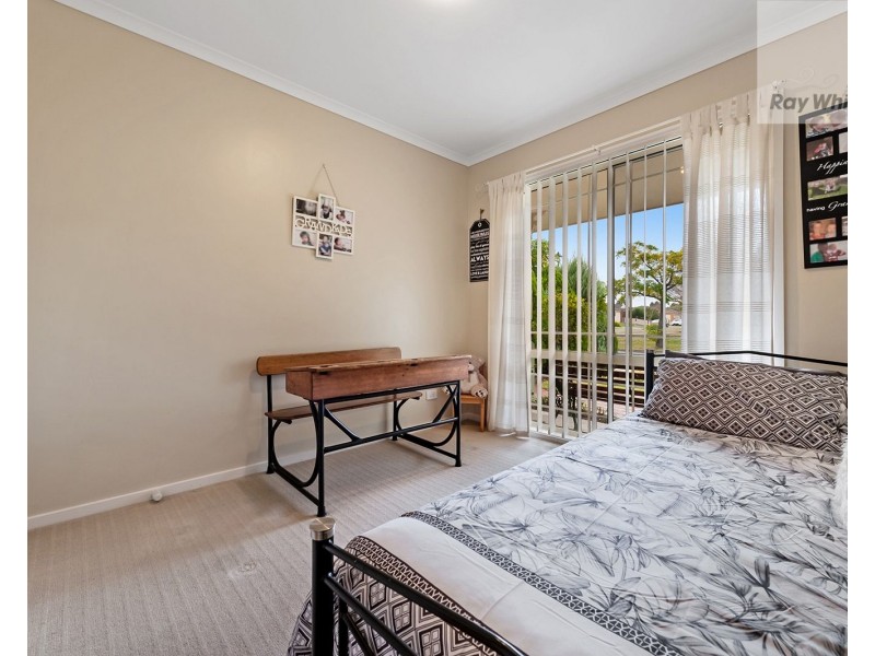 39 Lakes Drive, Craigieburn VIC 3064