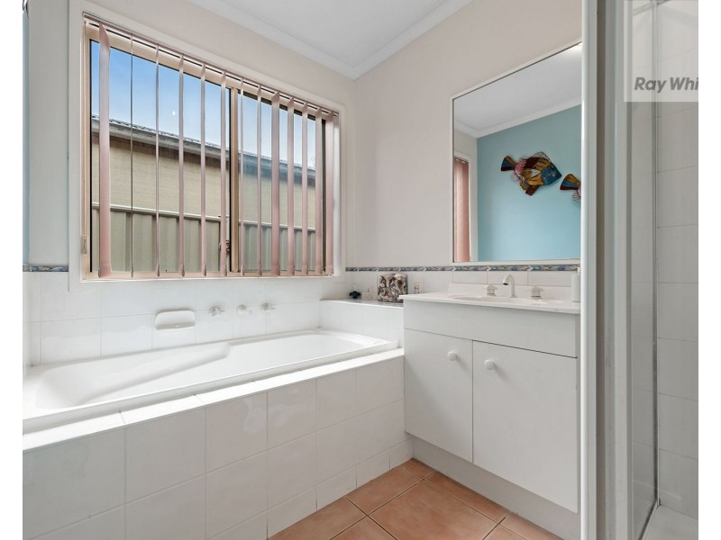 39 Lakes Drive, Craigieburn VIC 3064