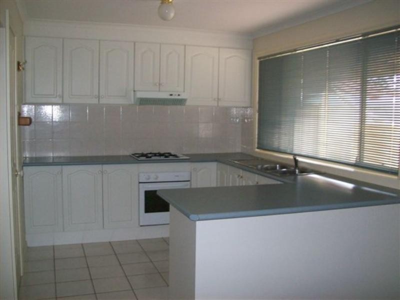 32 Woodlea Crescent, Craigieburn VIC 3064