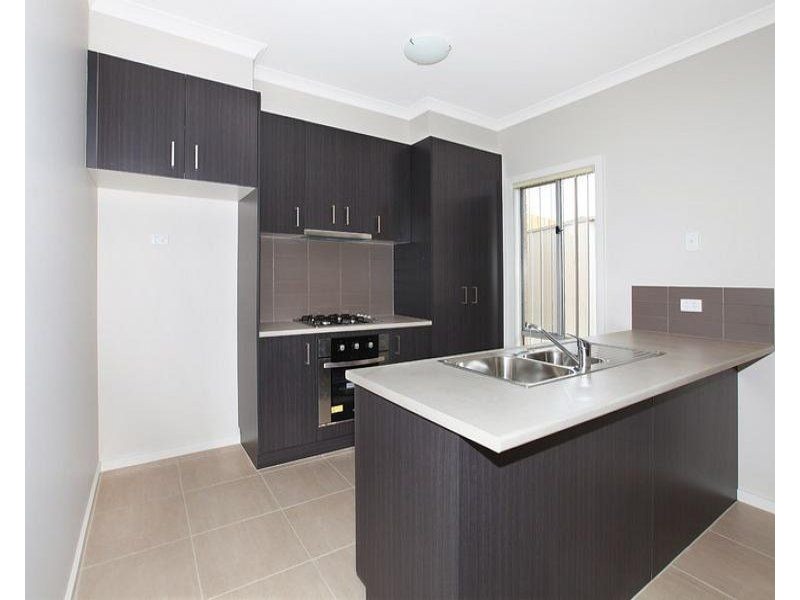 9 Leveque Loop, Craigieburn VIC 3064