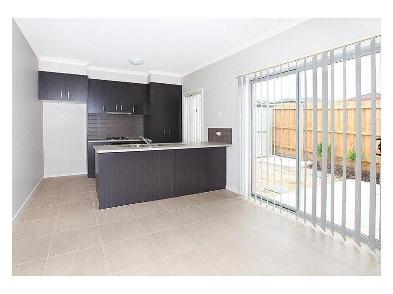 9 Leveque Loop, Craigieburn VIC 3064