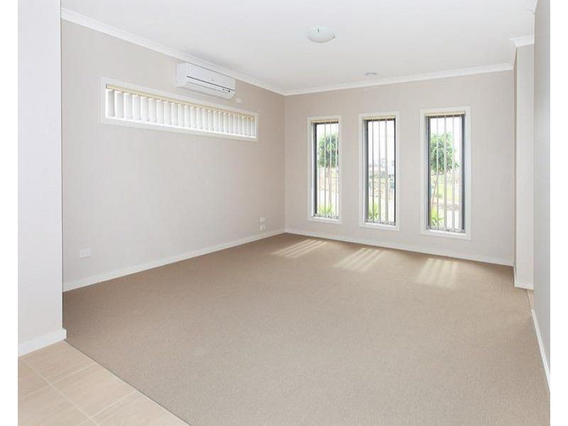 9 Leveque Loop, Craigieburn VIC 3064