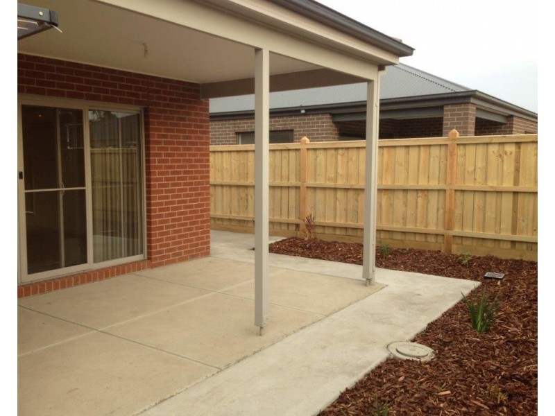 15 Yarradale Drive, Mickleham VIC 3064