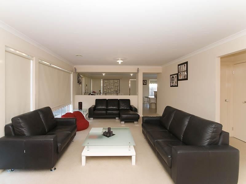 12 Neptune Street, Roxburgh Park VIC 3064