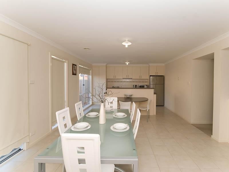 12 Neptune Street, Roxburgh Park VIC 3064