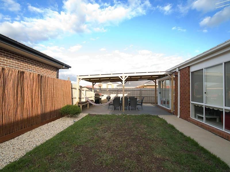 12 Neptune Street, Roxburgh Park VIC 3064