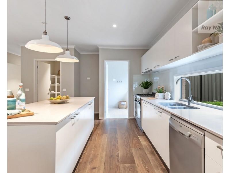 14 Montreal Circuit, Craigieburn VIC 3064