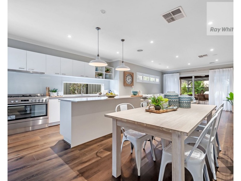 14 Montreal Circuit, Craigieburn VIC 3064