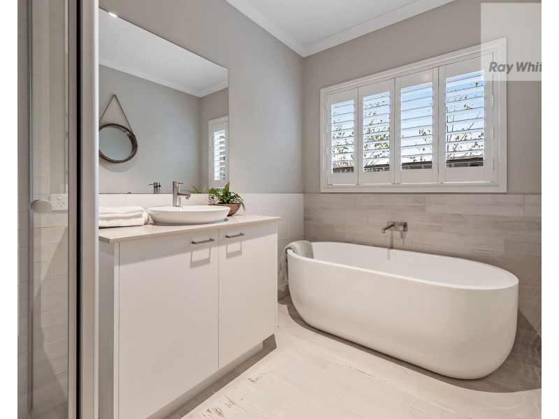 14 Montreal Circuit, Craigieburn VIC 3064