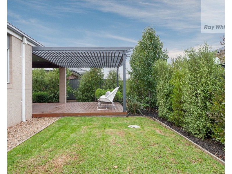 14 Montreal Circuit, Craigieburn VIC 3064