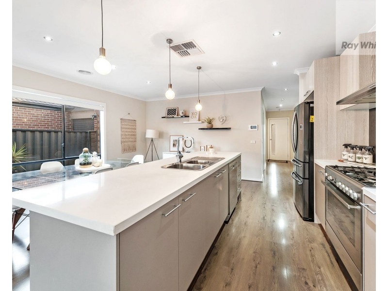 92 Moor Park Drive, Craigieburn VIC 3064