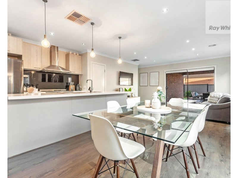 92 Moor Park Drive, Craigieburn VIC 3064