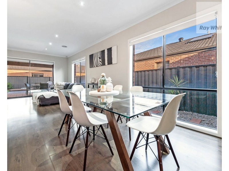 92 Moor Park Drive, Craigieburn VIC 3064