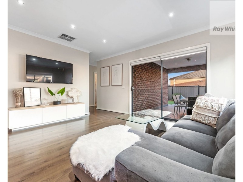 92 Moor Park Drive, Craigieburn VIC 3064