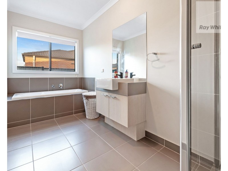 92 Moor Park Drive, Craigieburn VIC 3064