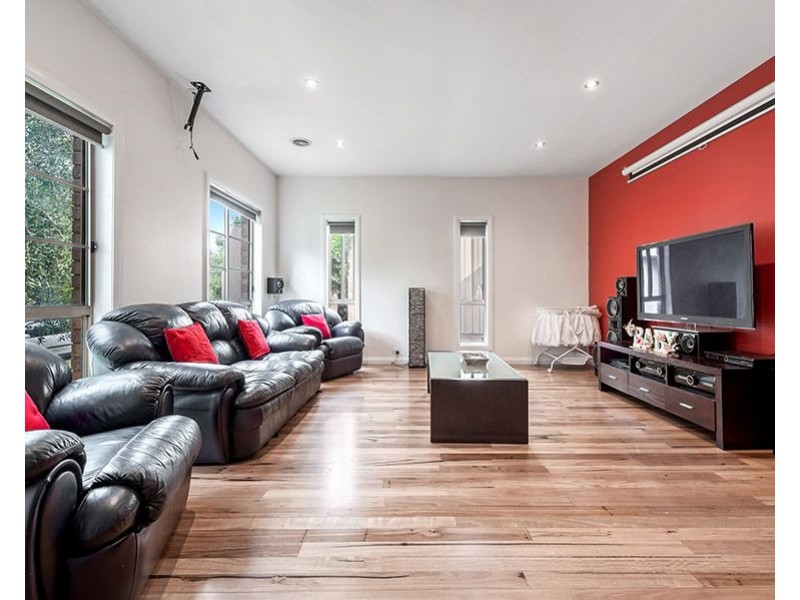 5 Creekwood Drive, Craigieburn VIC 3064