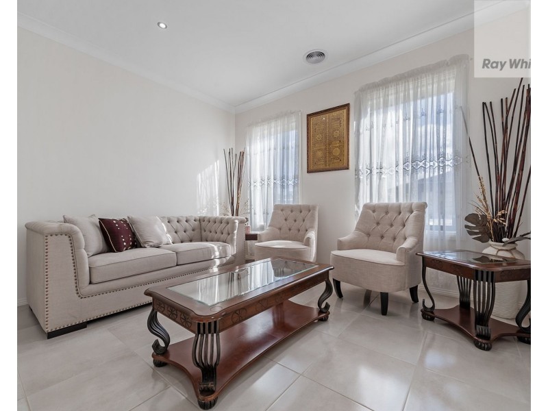 10 Landsdowne Avenue, Mickleham VIC 3064