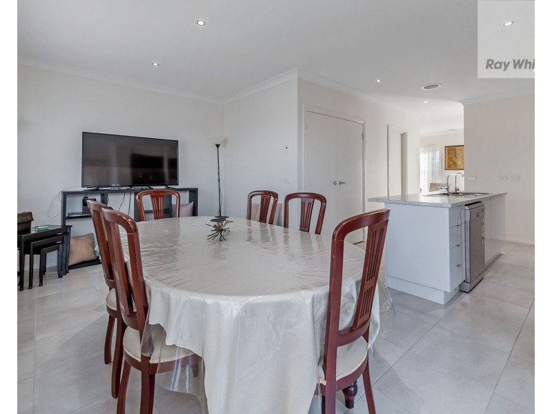 10 Landsdowne Avenue, Mickleham VIC 3064