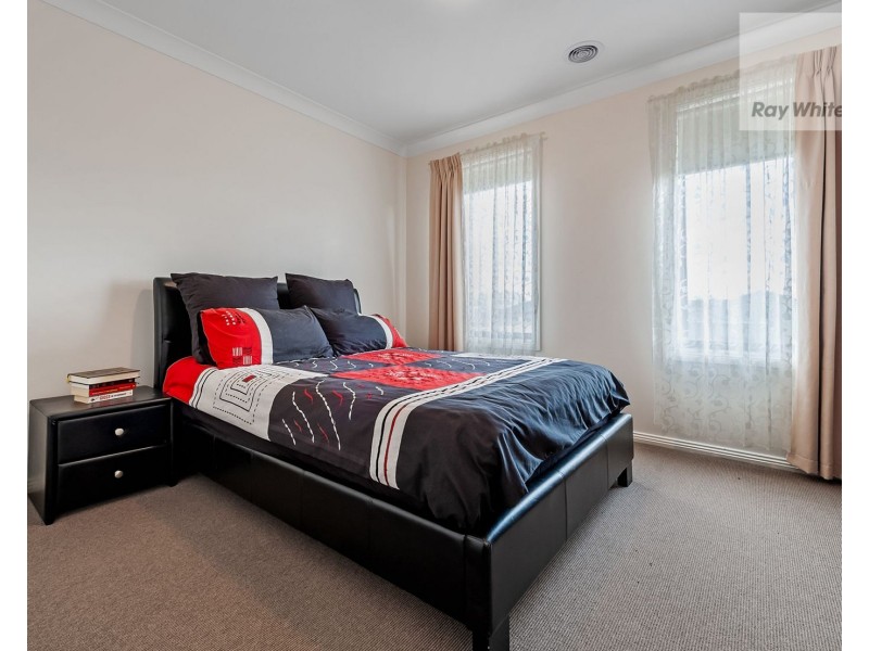 10 Landsdowne Avenue, Mickleham VIC 3064