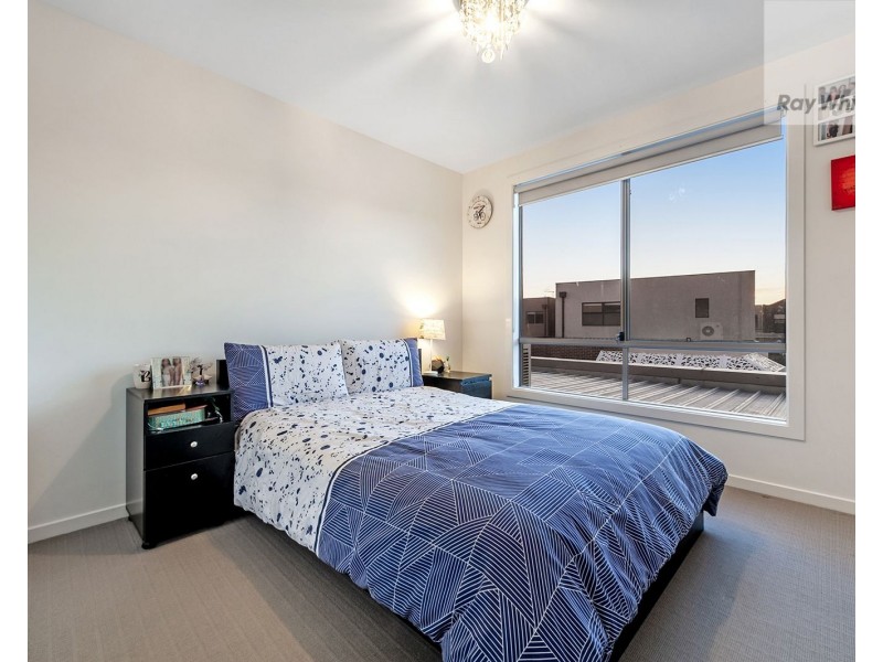 12 Cavell Drive, Craigieburn VIC 3064