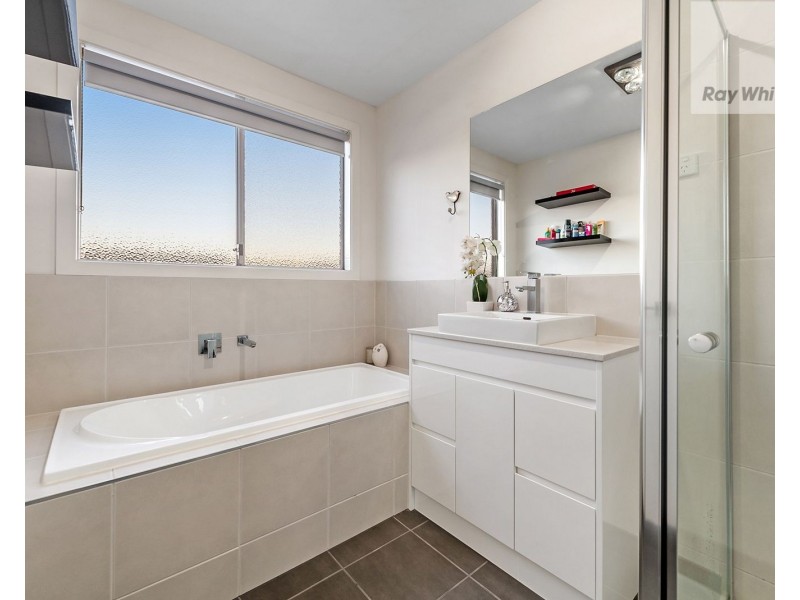 12 Cavell Drive, Craigieburn VIC 3064