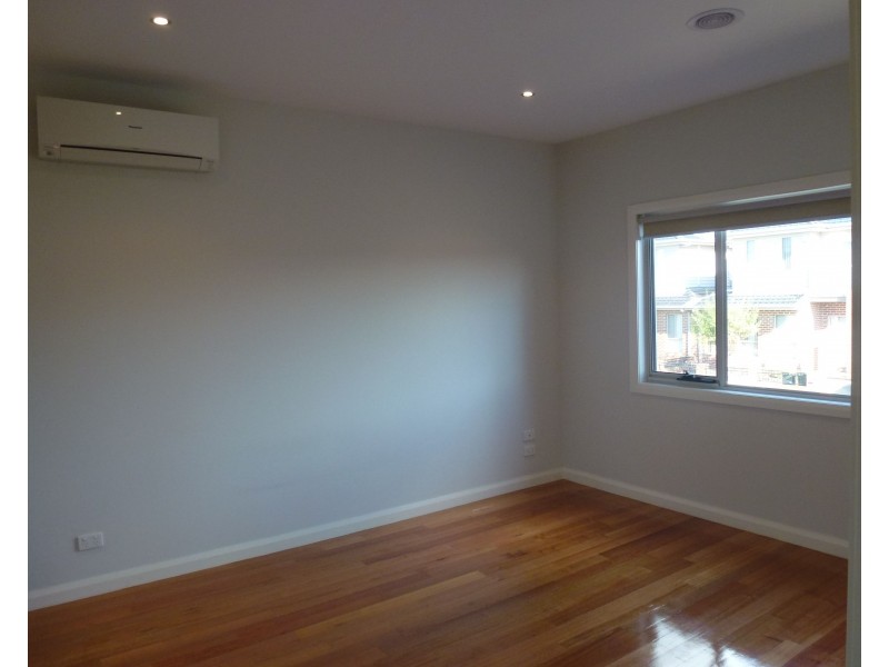 1/2 Bellevue Street, Coburg VIC 3058