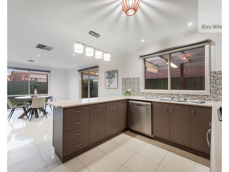 9 Hurlingham Way, Craigieburn VIC 3064