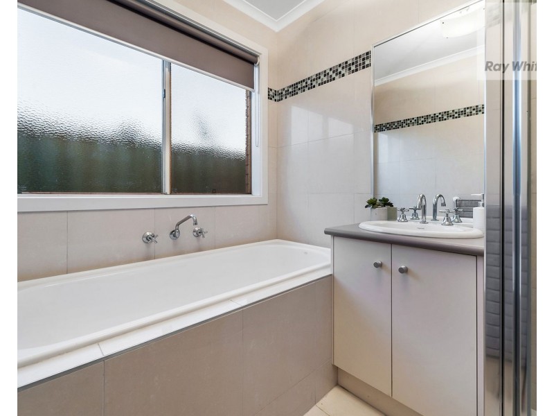 9 Hurlingham Way, Craigieburn VIC 3064