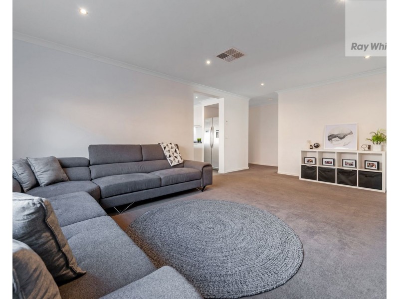 9 Nebula Crescent, Mickleham VIC 3064