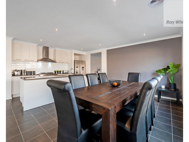 9 Nebula Crescent, Mickleham VIC 3064