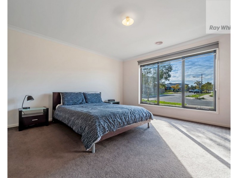 9 Nebula Crescent, Mickleham VIC 3064